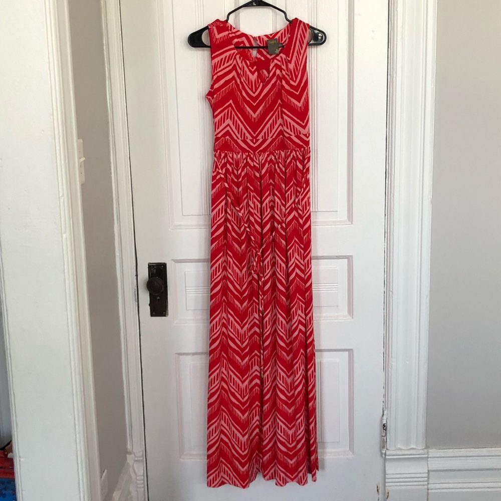 Taylor Maxi red dress EUC. Size 2